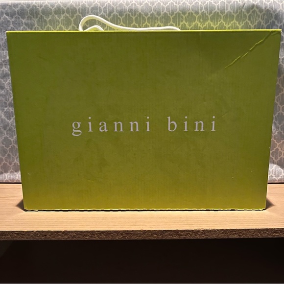 Gianni Bini AvivaTwo Patent Lug Sole Platform Loafers 🖤 - Picture 9 of 15